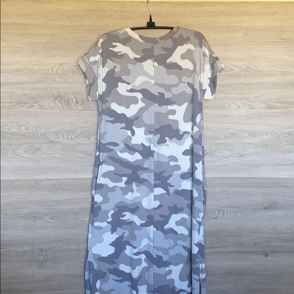 NWT- Women's V-Neck Maxi w/Pockets, Grey Camo - Picture 7 of 8